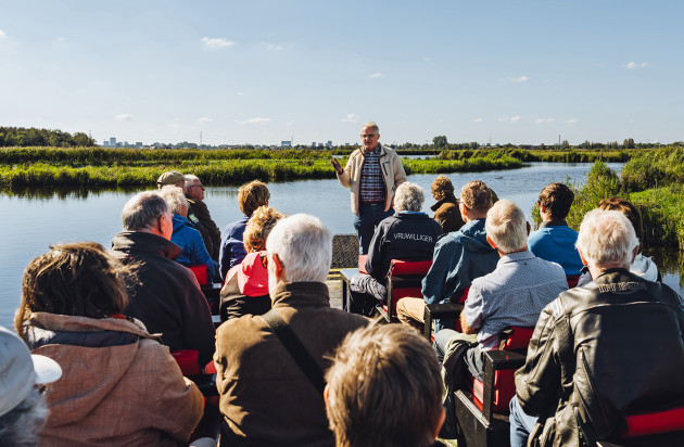 Bezoek aan aangekochte gronden Ilperveld met lokale giftgevers 