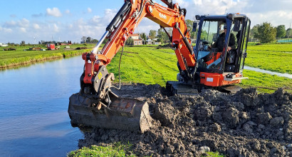 Groenploeg aan het werk in Nauernase Venen