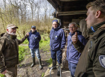 Vrijwilligers in Eendenkooi Van der Eng