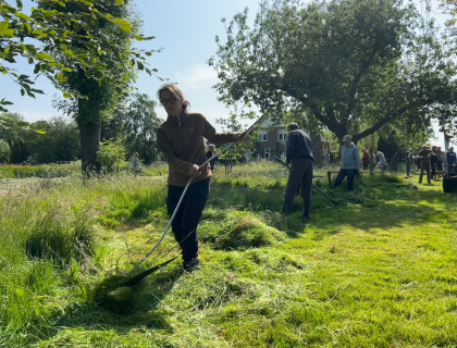 Maaien met de zeis / Landschap Noord-Holland